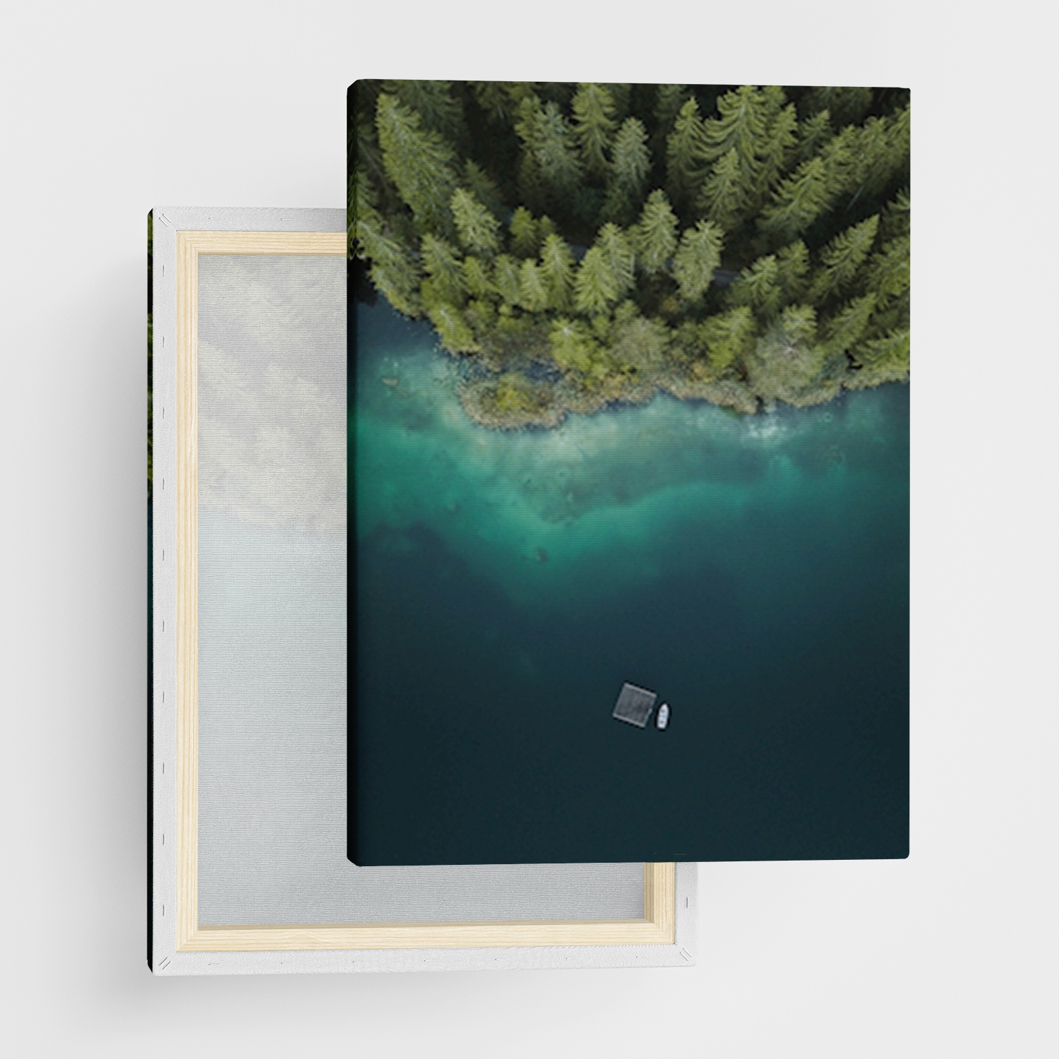 Canvas Tavla "Skog vid sjön ovanifrån" - Ramspänd canvas-tavla i flera storlekar